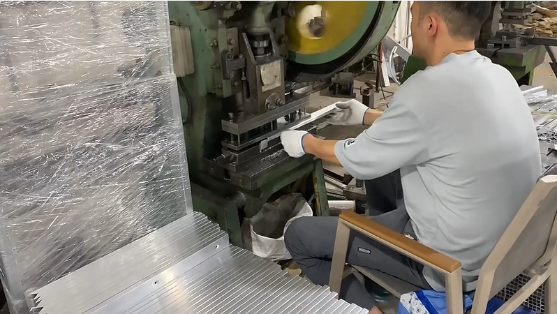Foshan Woderful furniture Co., Ltd. производственная линия производителя